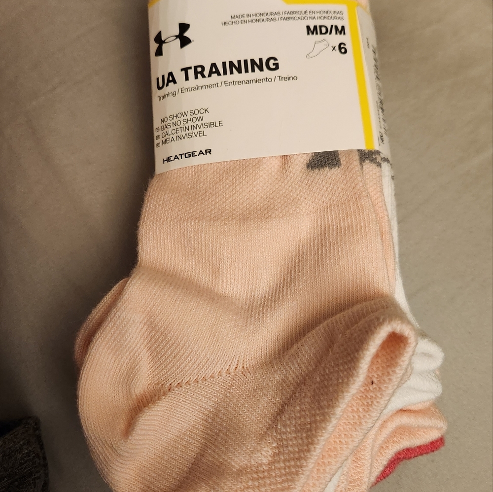 NWT Under Armour HeatGear multi-color,6pk No-show Training socks (Med)
